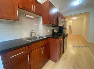 135 N 8th St APT 1R, Brooklyn, NY 11249