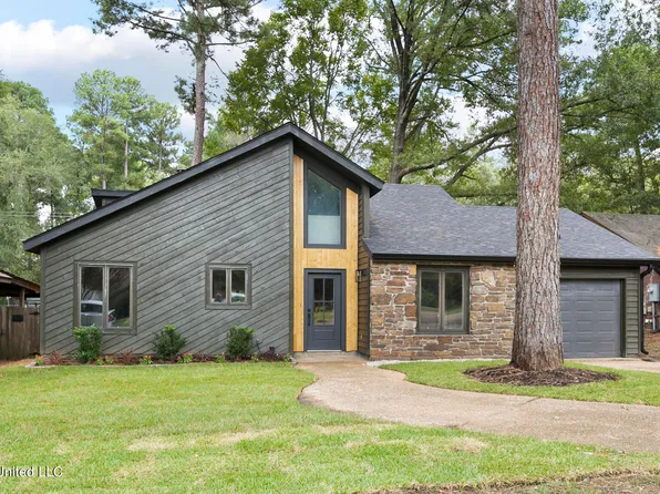 635 S Deerfield Dr, Canton, MS 39046