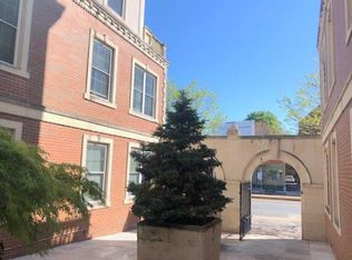 2440 Massachusetts Ave UNIT 26, Cambridge, MA 02140