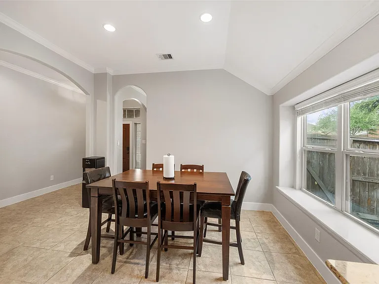 9534 Knox Prairie Ct — Photo 10