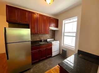 30-15 14th St #2R, Astoria, NY 11102