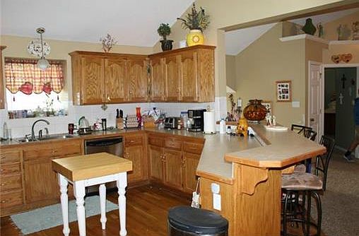5th image of 4218 S Marshall Dr