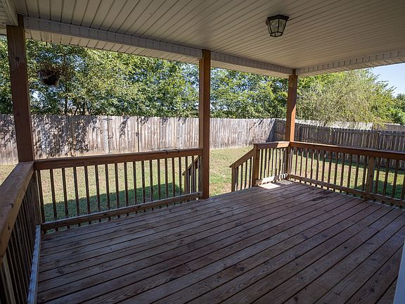 4th image of 707 Ellie Nat Dr