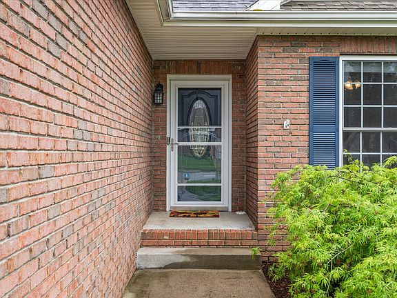 5th image of 95 Gallant Ct