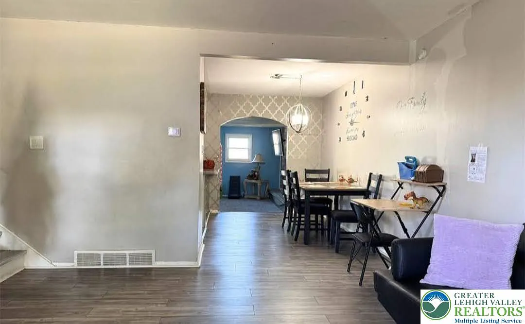 4 bed, 3336 sqft, $3,500 — Photo 4