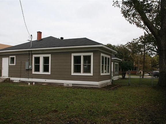 5th image of 211 S Grand Ave