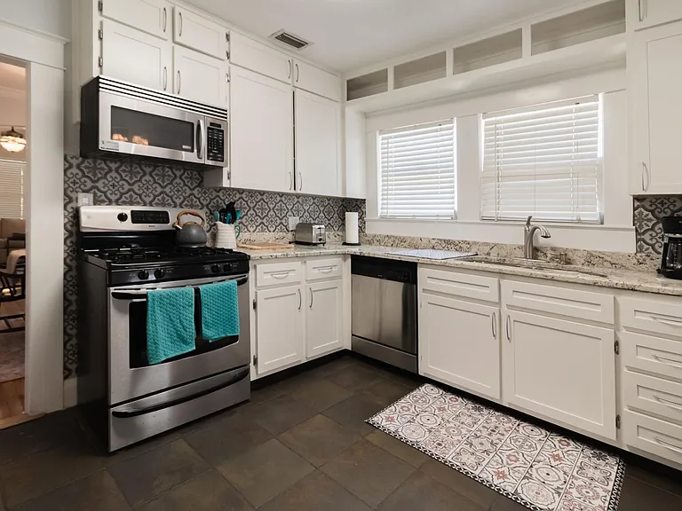 310 W South Ave — Photo 5
