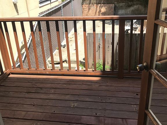 5th image of 2834 Franklin St