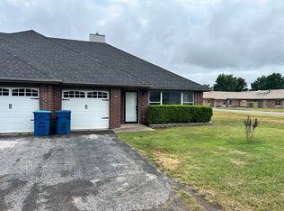 120-122 E Peachtree Dr, Nixa, MO 65714