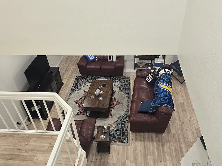 22195 Summit Hill Dr — Photo 2