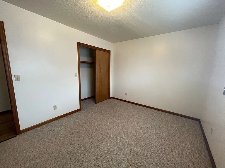 211 Tanglewood Dr #C — Photo 2