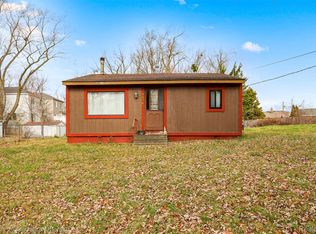 5094 Coshocton Dr, Waterford, MI 48327