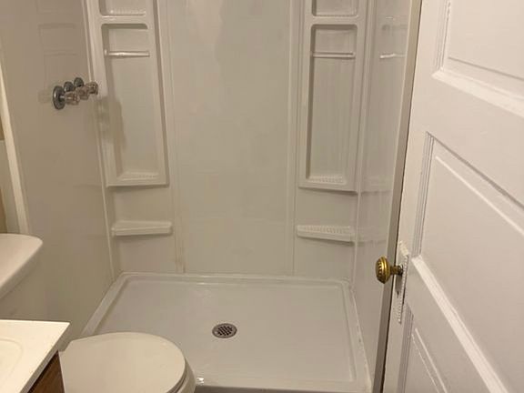 5th image of 508 E Broadway St