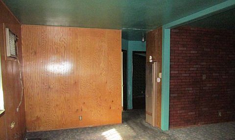 4th image of 2473 E Washington St