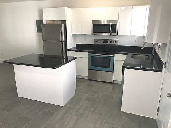 5th image of 12506 NE 4th Ave #211