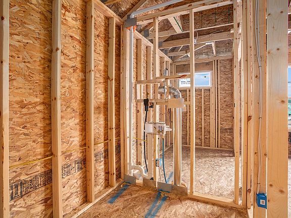 4th image of 810 S Lake St #75