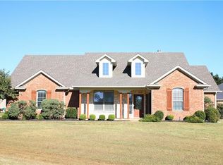 6300 Bellevue Ct, Granbury, TX 76049