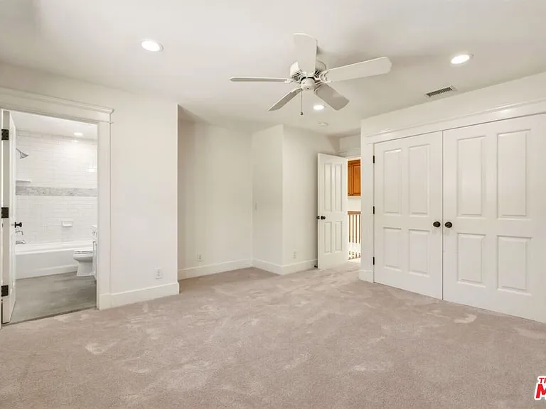 1633 Voorhees Ave — Photo 34