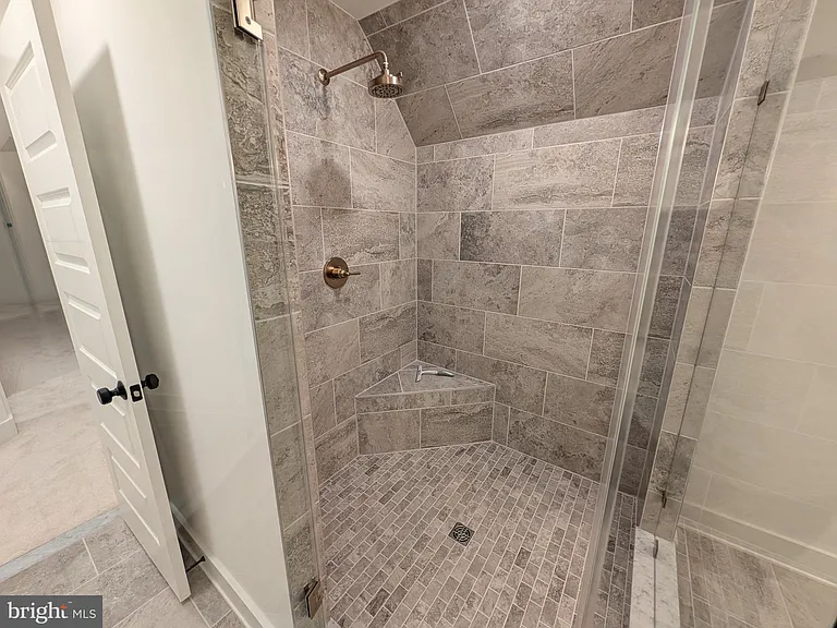 1490 Thurston Rd — Photo 12