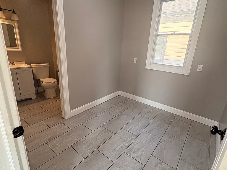2115 Seneca St — Photo 5