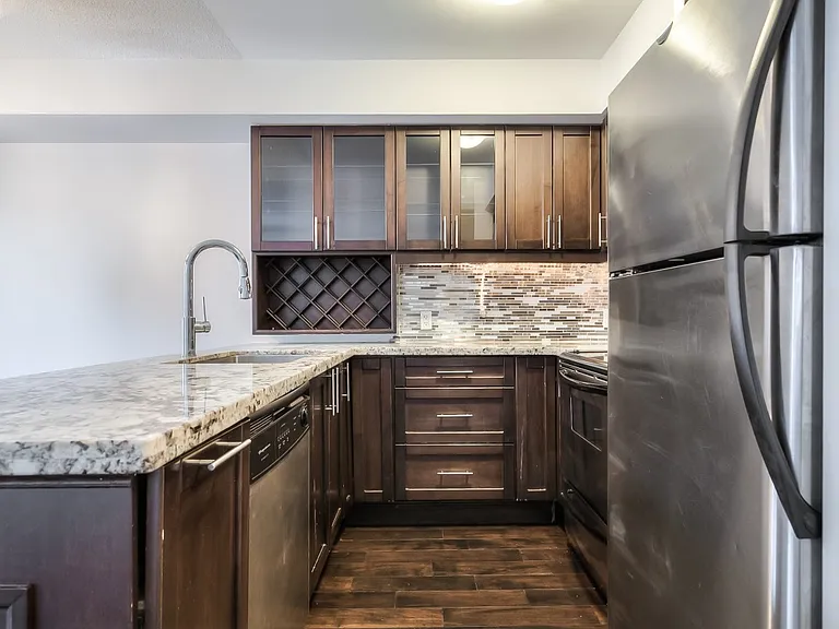 21 Pirandello St #1215 — Photo 3