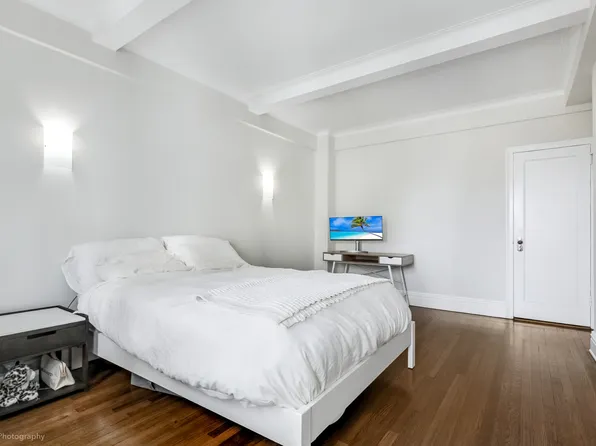 320 East 57th Street 11B image 9 of 10