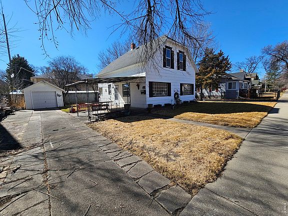 2nd image of 109 Denver St