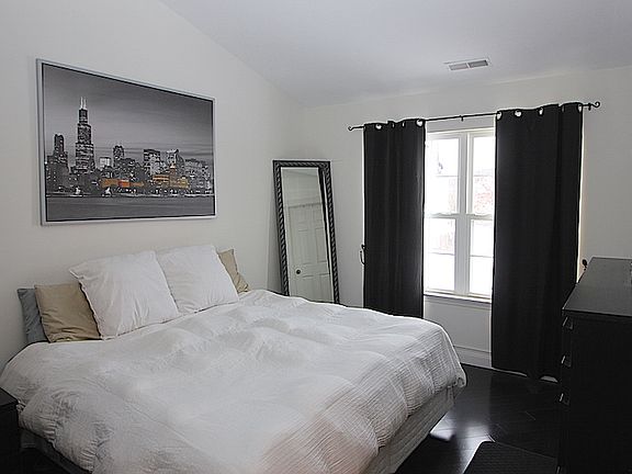 5th image of 2977 White Thorn Cir