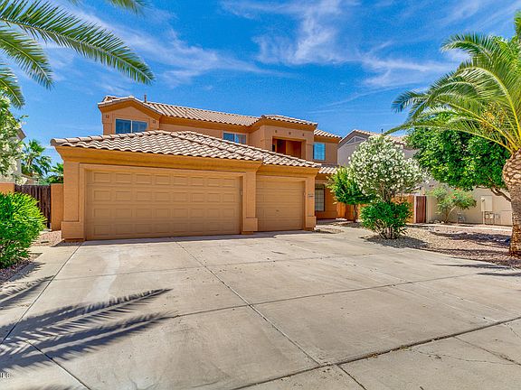 2nd image of 1043 W Wildhorse Dr