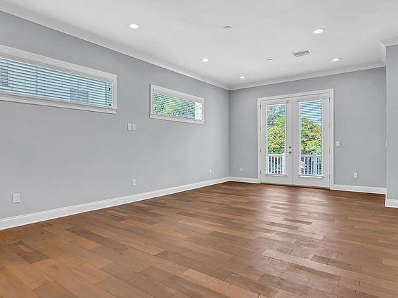 5th image of 203 Como St Unit 1