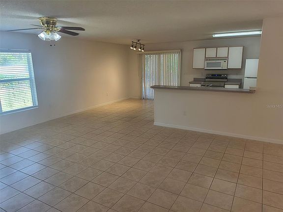 3rd image of 5 Post Oak Ln