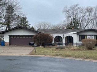 2300 Greenview Dr, New Brighton, MN 55112