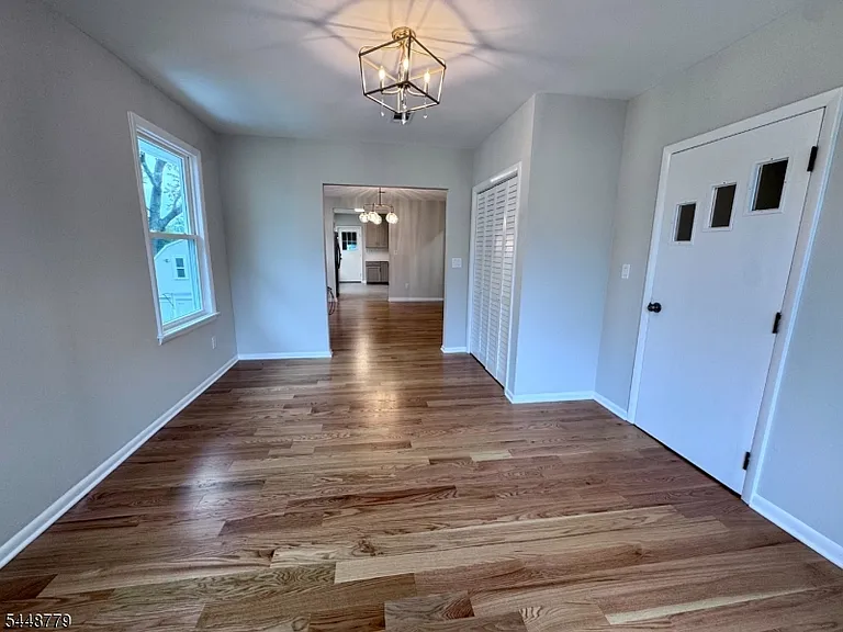 441 W Broad St — Photo 6