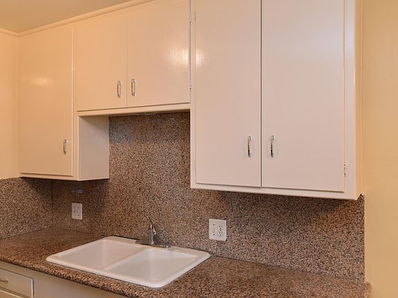3rd image of 120 Alamitos Ave APT 1
