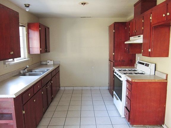 2nd image of 3420 Zamora Way