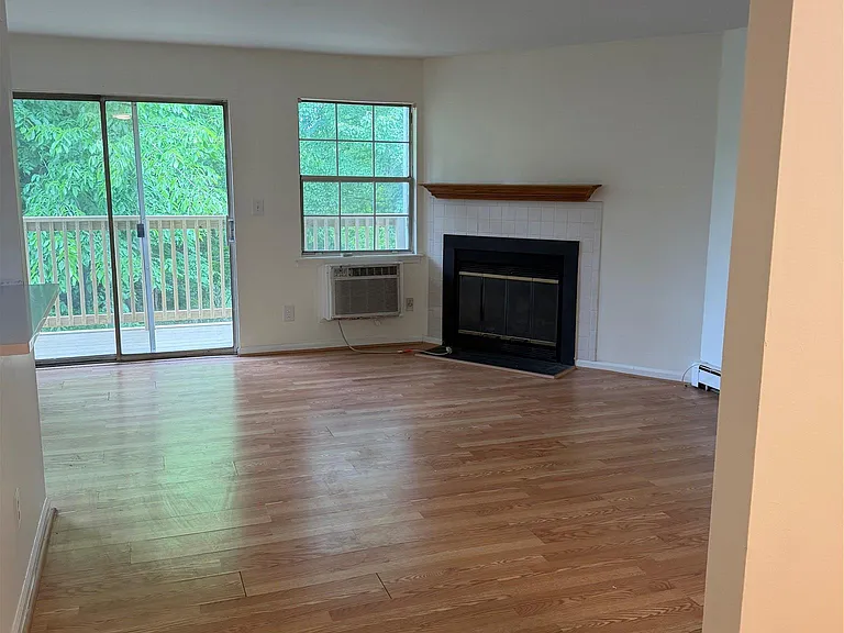 2 Lexington Hl #10 — Photo 26