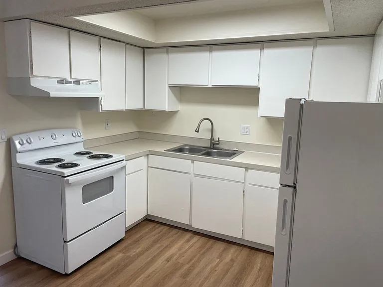 10619 E Riverside Dr #10620 — Photo 1