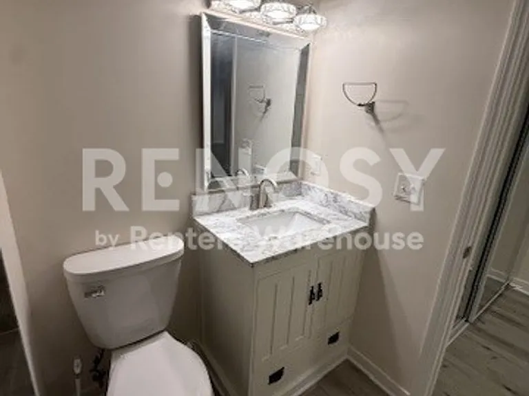 5607 Green Circle Dr #200 — Photo 13