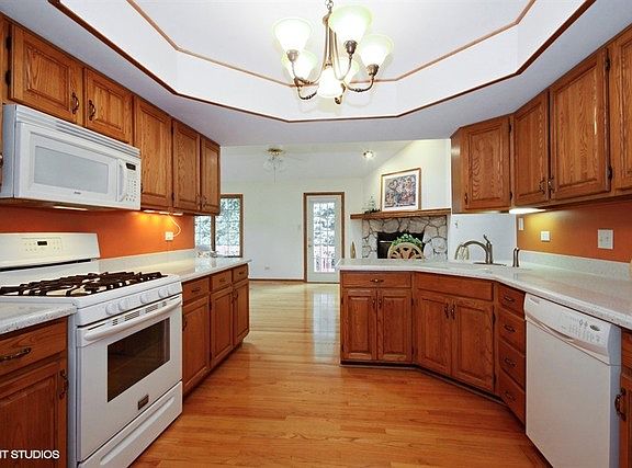 4th image of 6214 W 127th St
