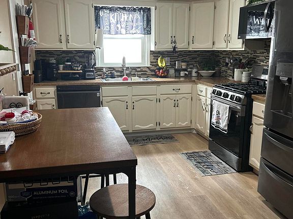 3rd image of 77 Nostrand Drive