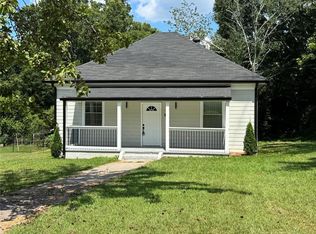 69 4th St, Griffin, GA 30223