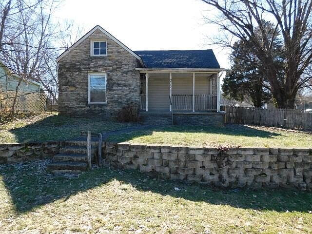 1st image of 215 Old Dailey Ave