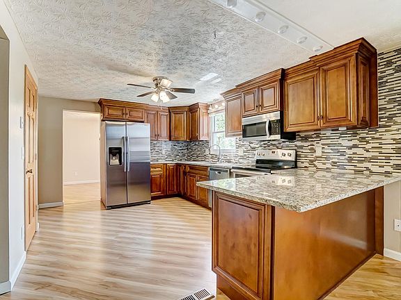 4th image of 6463 Woodthrush Dr