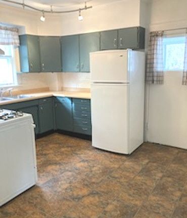 5th image of 569 Onwentsia Ave