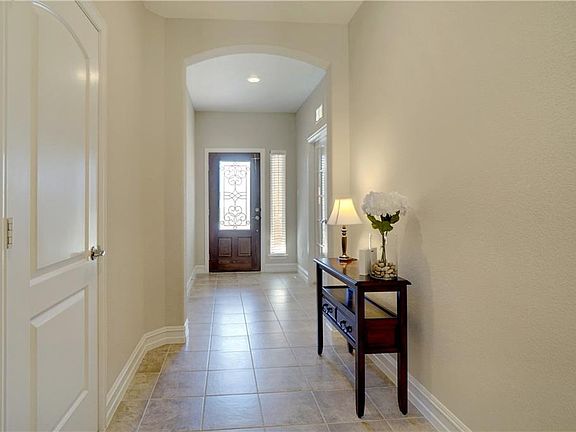 3rd image of 1933 Chiford Ln