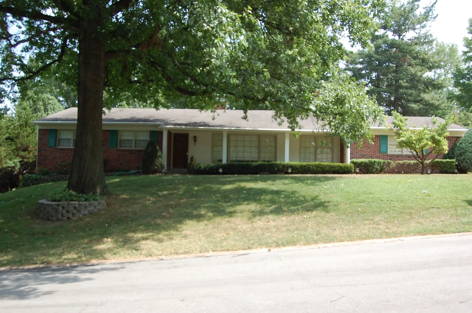 1418 Westwind Dr photo 1