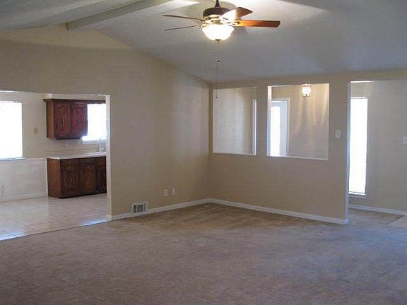 3rd image of 2209 N Glenbrook Dr