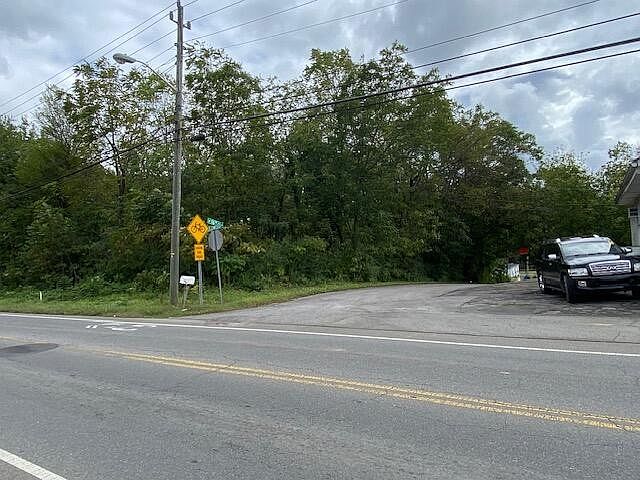 2nd image of 16 Th St