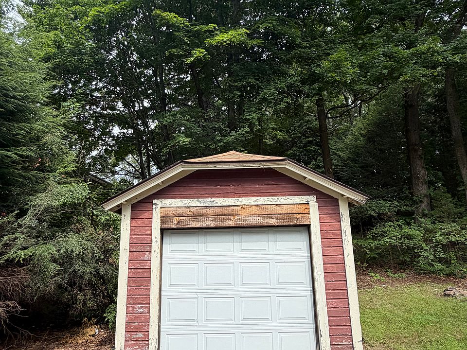1st image of 170 Maple St