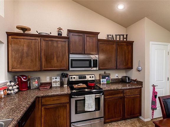4th image of 804 Shanna Dr